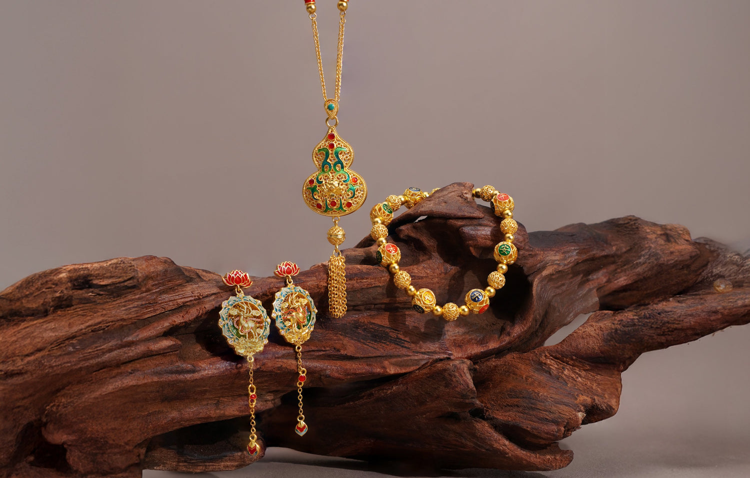 Experience the charm of Gu Fa Jin—handcrafted 999 gold with antique textures and rich cultural significance.