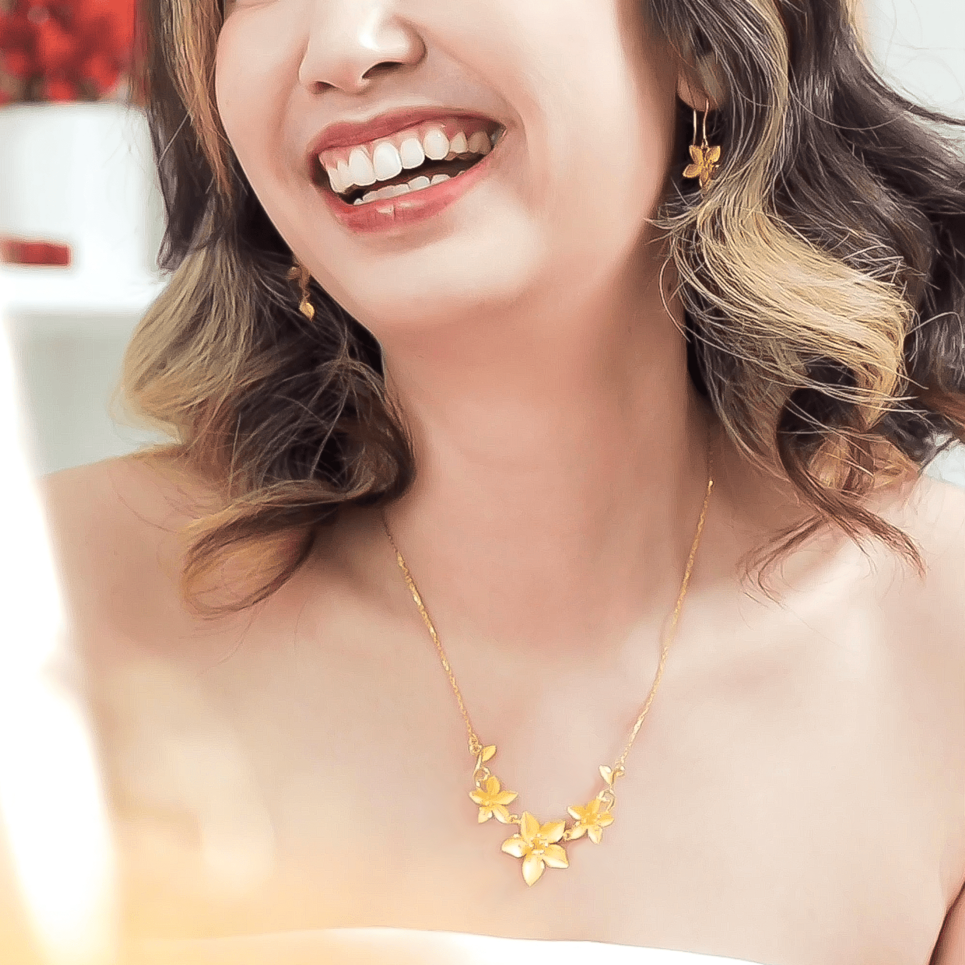 999 24K Gold Flora Earring with delicate floral motifs in pure gold, crafted for timeless elegance and everyday sophisticated wear.