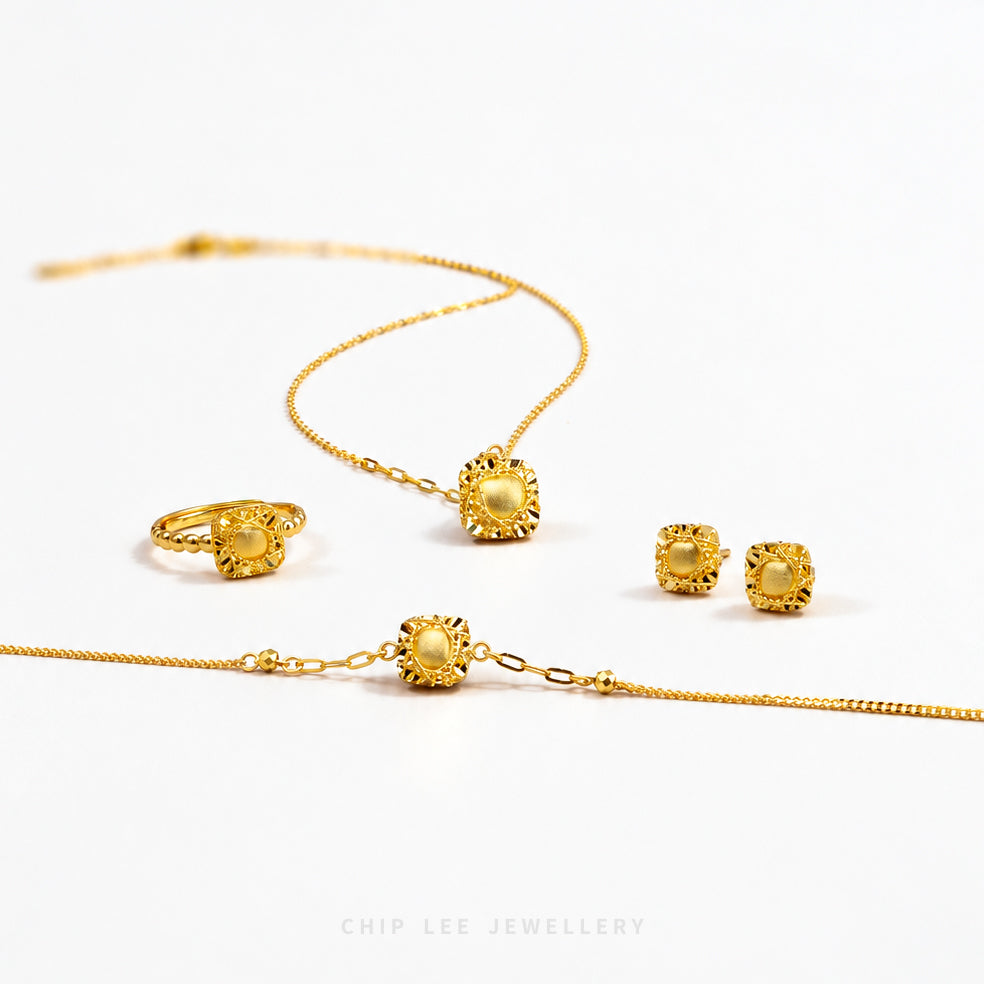 999 Pure Gold Kare Studs