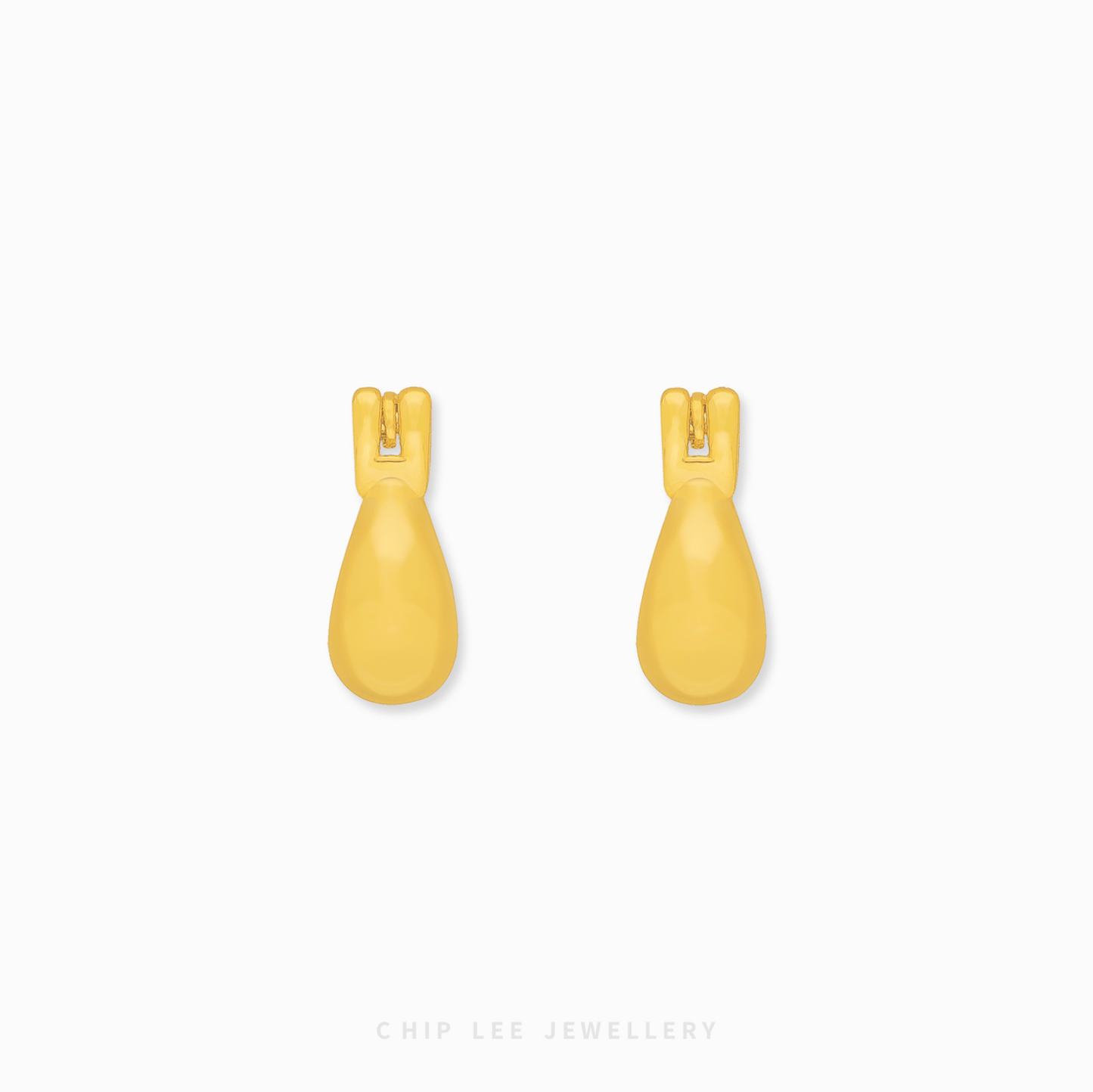 Chip Lee Jewellery Singapore Puffy Crescent Hoop Earrings 999 Gold. Thick gold hoops for women. High-shine, comfortable, everyday luxury.