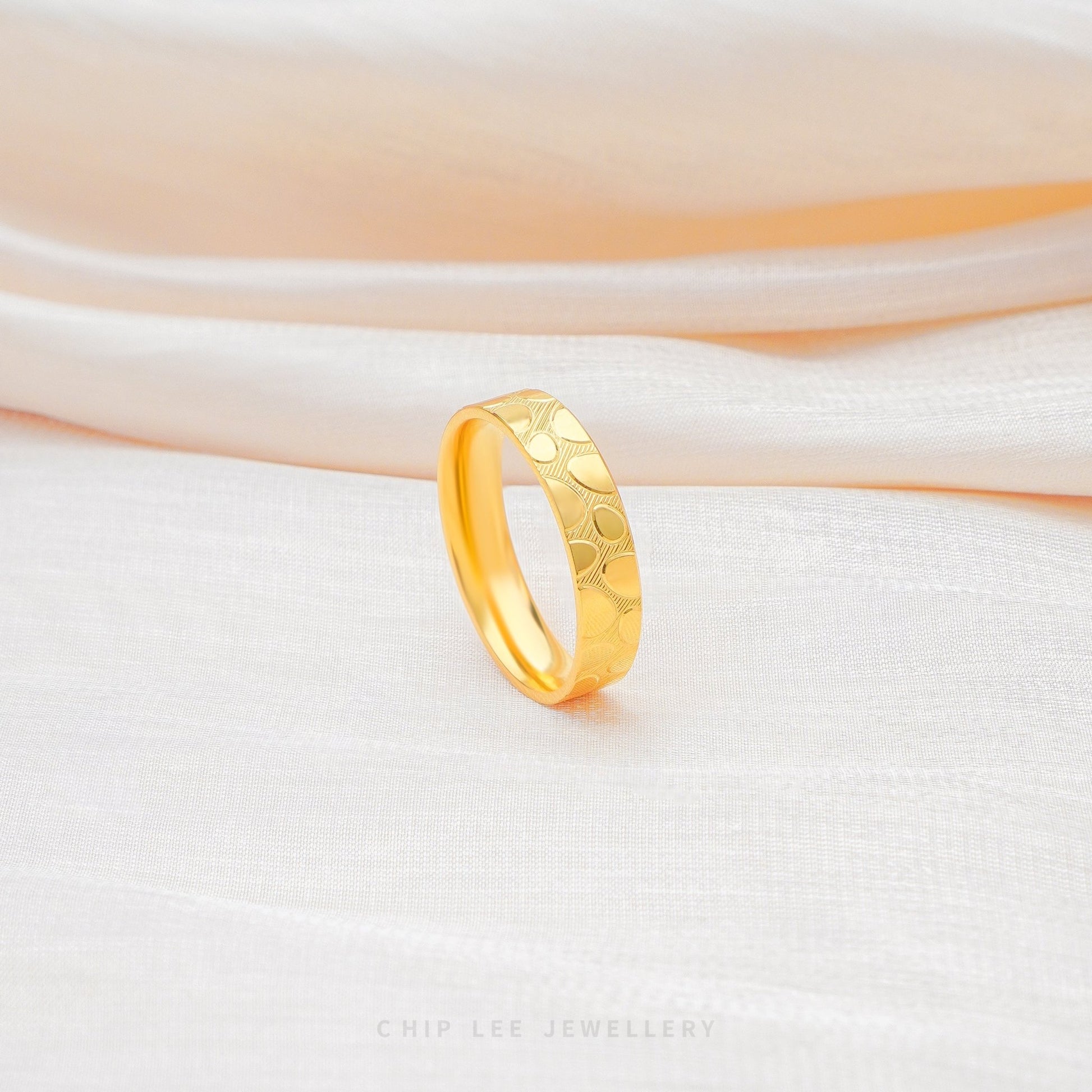 Animal Print Design Ring with textured pattern in 916 gold (22K), crafted by Chip Lee Jewellery Singapore