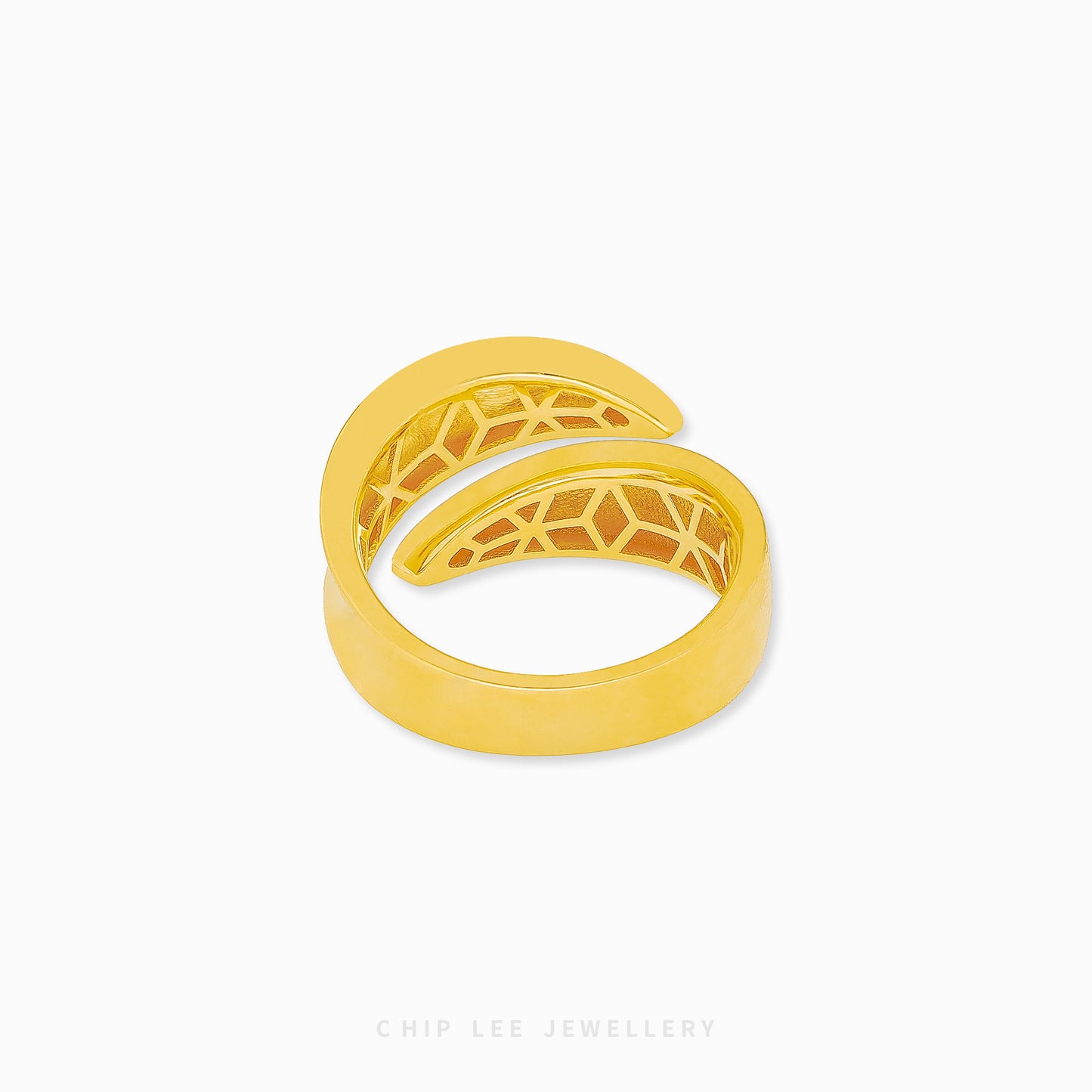 Chunky Open Ring in 916 gold with sleek, modern design. Hallmarked in Singapore for purity and authenticity.
