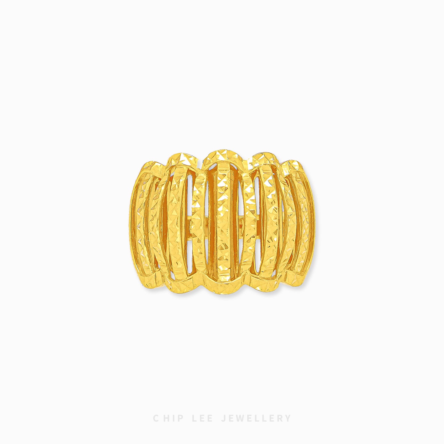 Chunky Ring in 22 K/916 gold by Chip Lee Jewellery Singapore – bold statement gold ring, certified purity and luxury design.