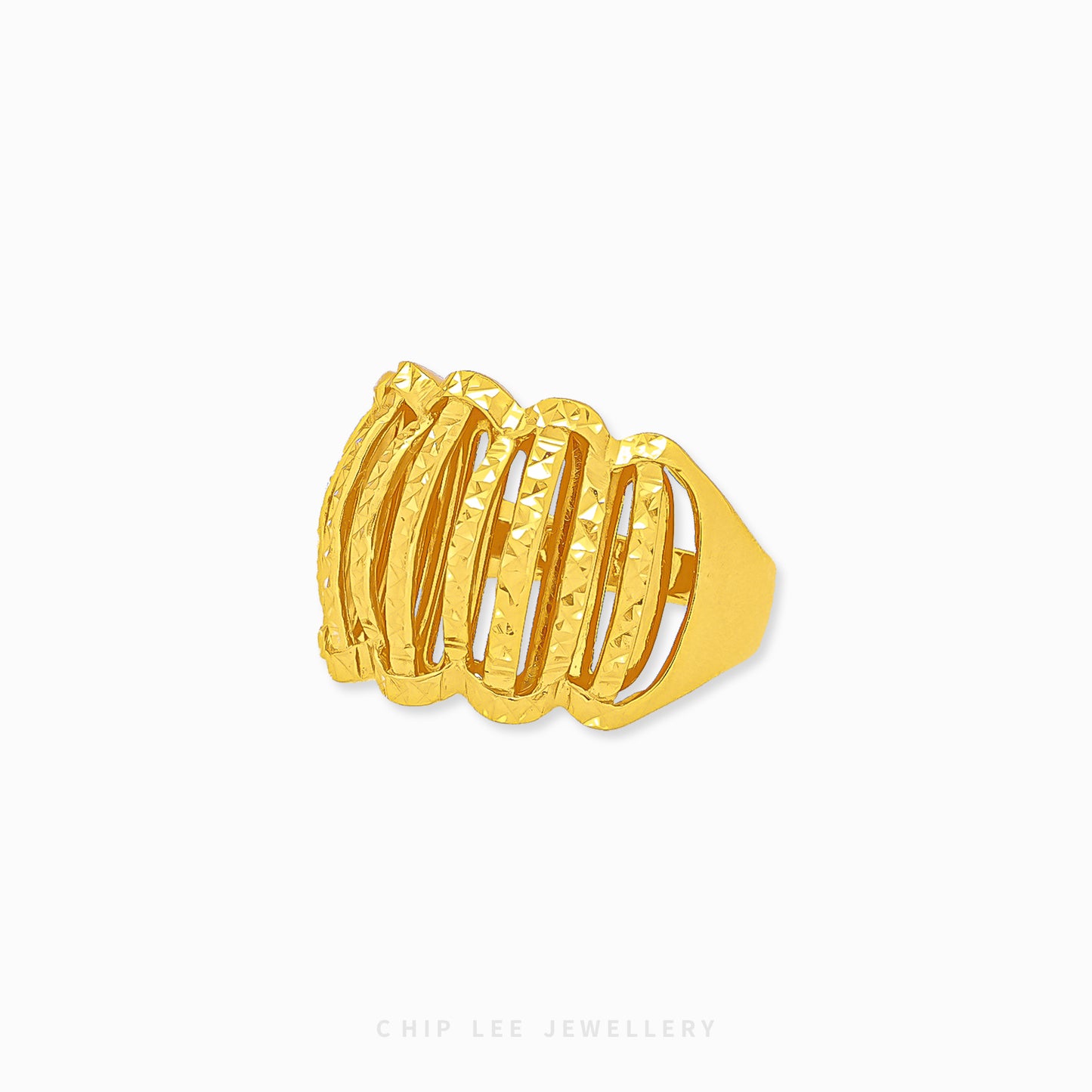 Chunky Ring in 22 K/916 gold by Chip Lee Jewellery Singapore – bold statement gold ring, certified purity and luxury design.