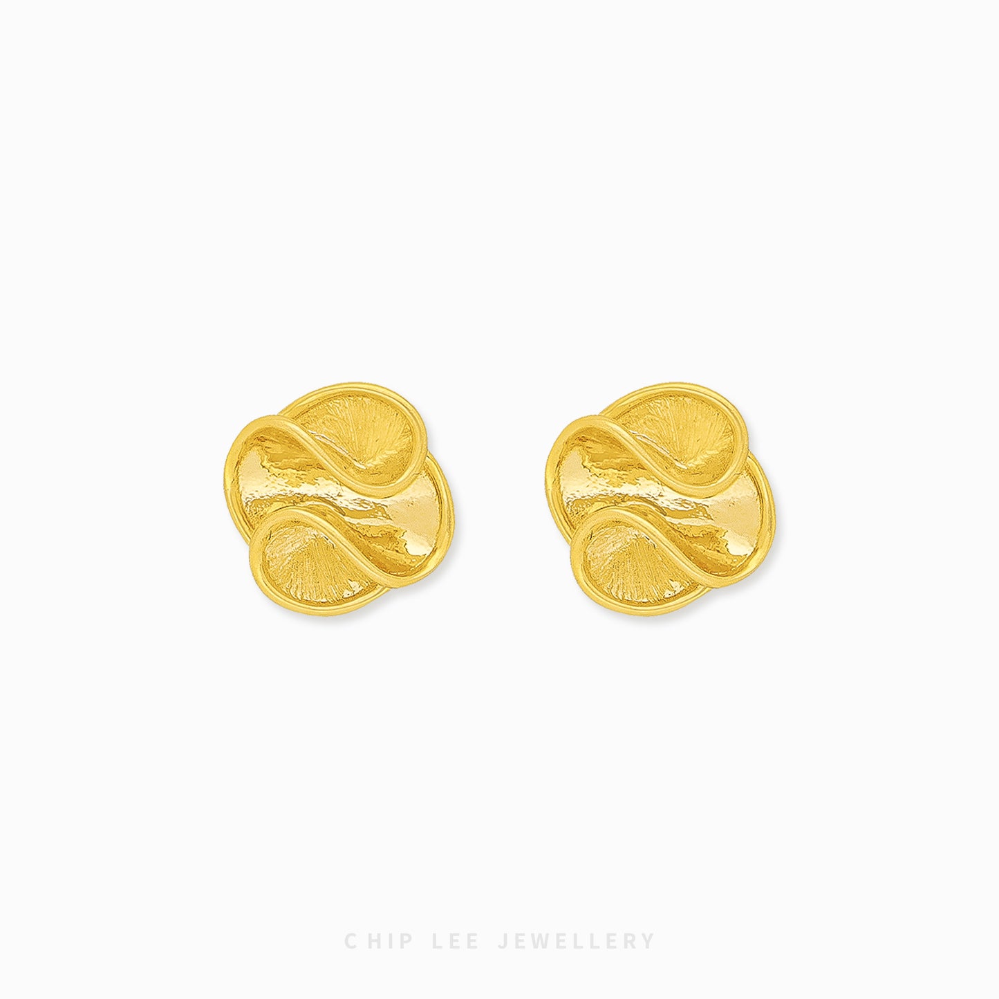 Chip Lee Jewellery Floral Earring. Intricate 916 Pure Gold (22K) dangle earrings featuring a classic floral blossom design. Certified pure gold.