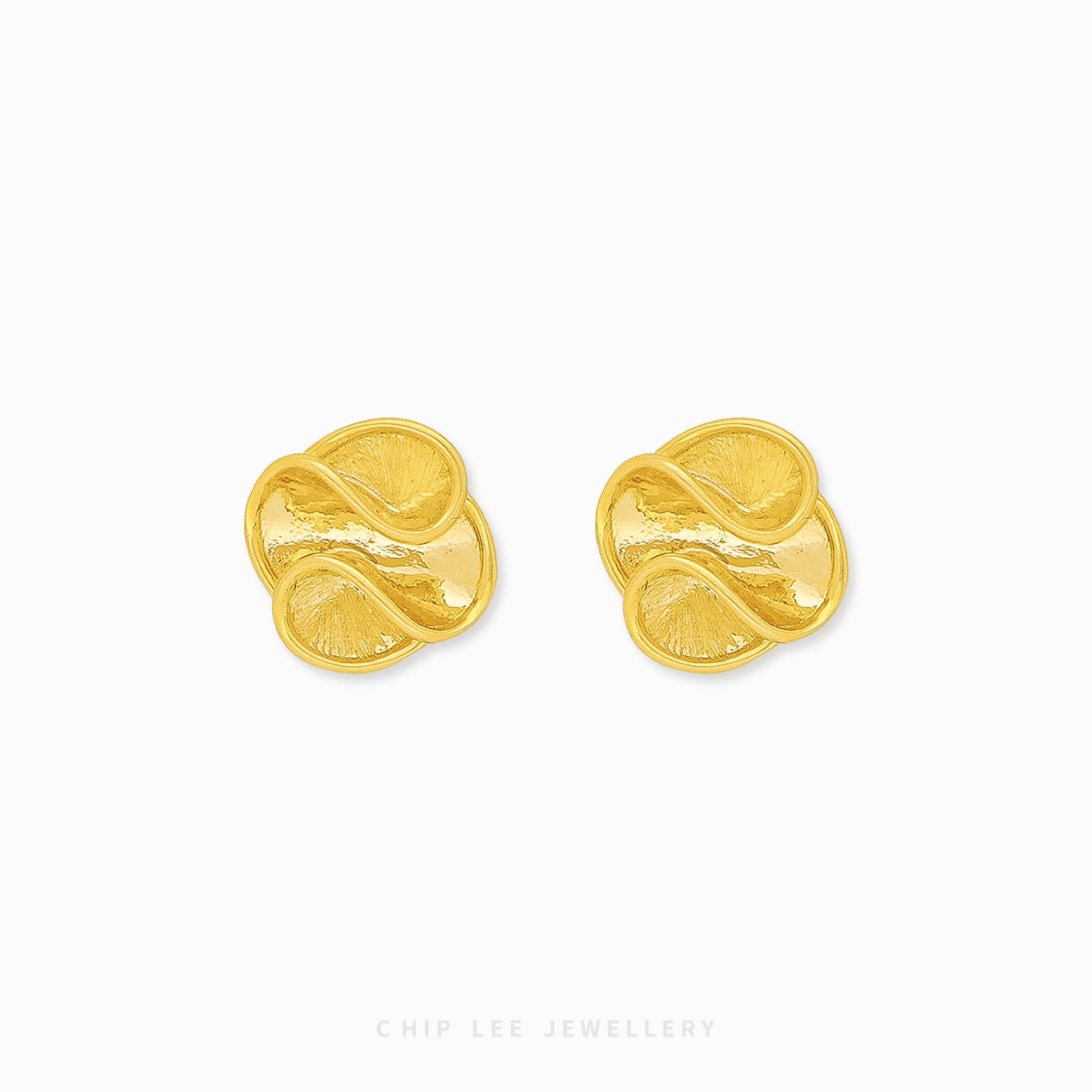 Chip Lee Jewellery Floral Earring. Intricate 916 Pure Gold (22K) dangle earrings featuring a classic floral blossom design. Certified pure gold.