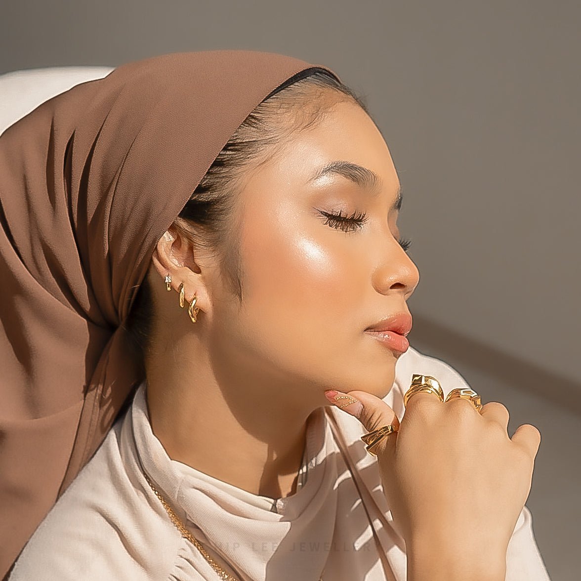 Geometric Cut Hoop Earring in 916 gold with sharp faceted cuts, modern statement style by Chip Lee Jewellery Singapore