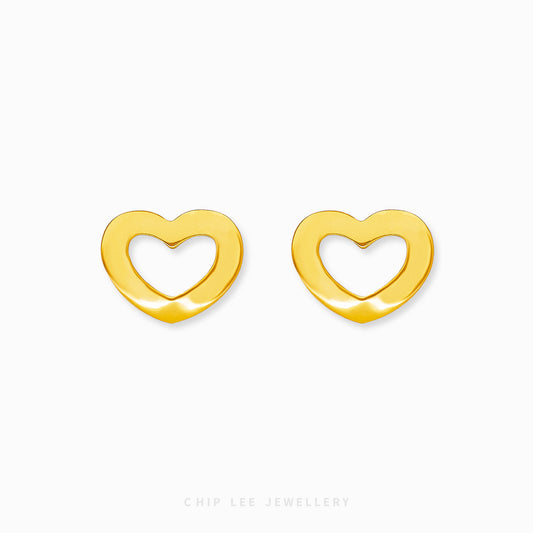 Chip Lee Jewellery Hollow Heart Stud Earring. Delicate 916 Gold (22K) open heart-shaped studs. Certified pure gold romantic jewellery.