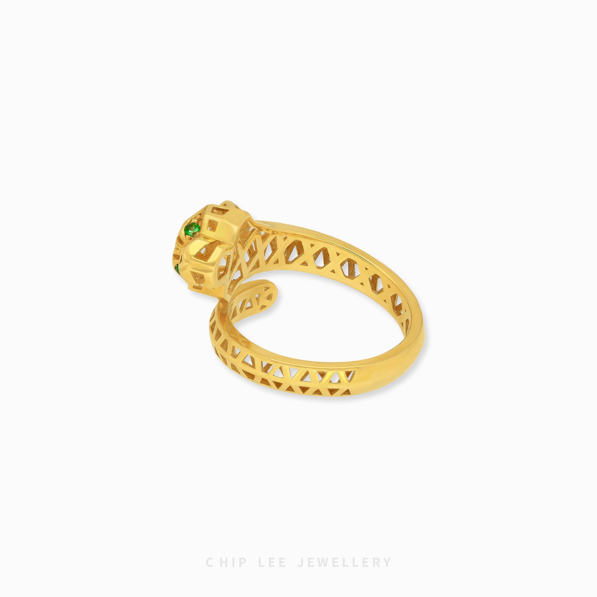 916 gold Leopard Head Ring with lifelike details, hallmarked in Singapore for purity and authenticity.