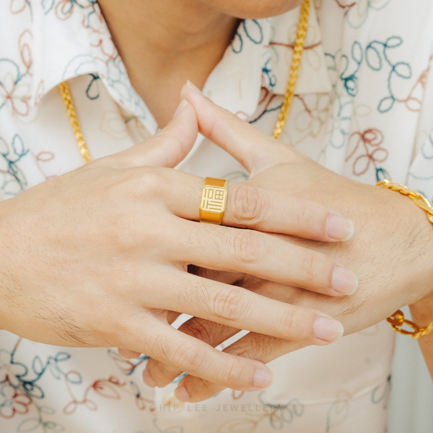 Traditional Luck “Fu” Ring in 916 gold, featuring character “Fu” symbol for good fortune, by Chip Lee Jewellery Singapore