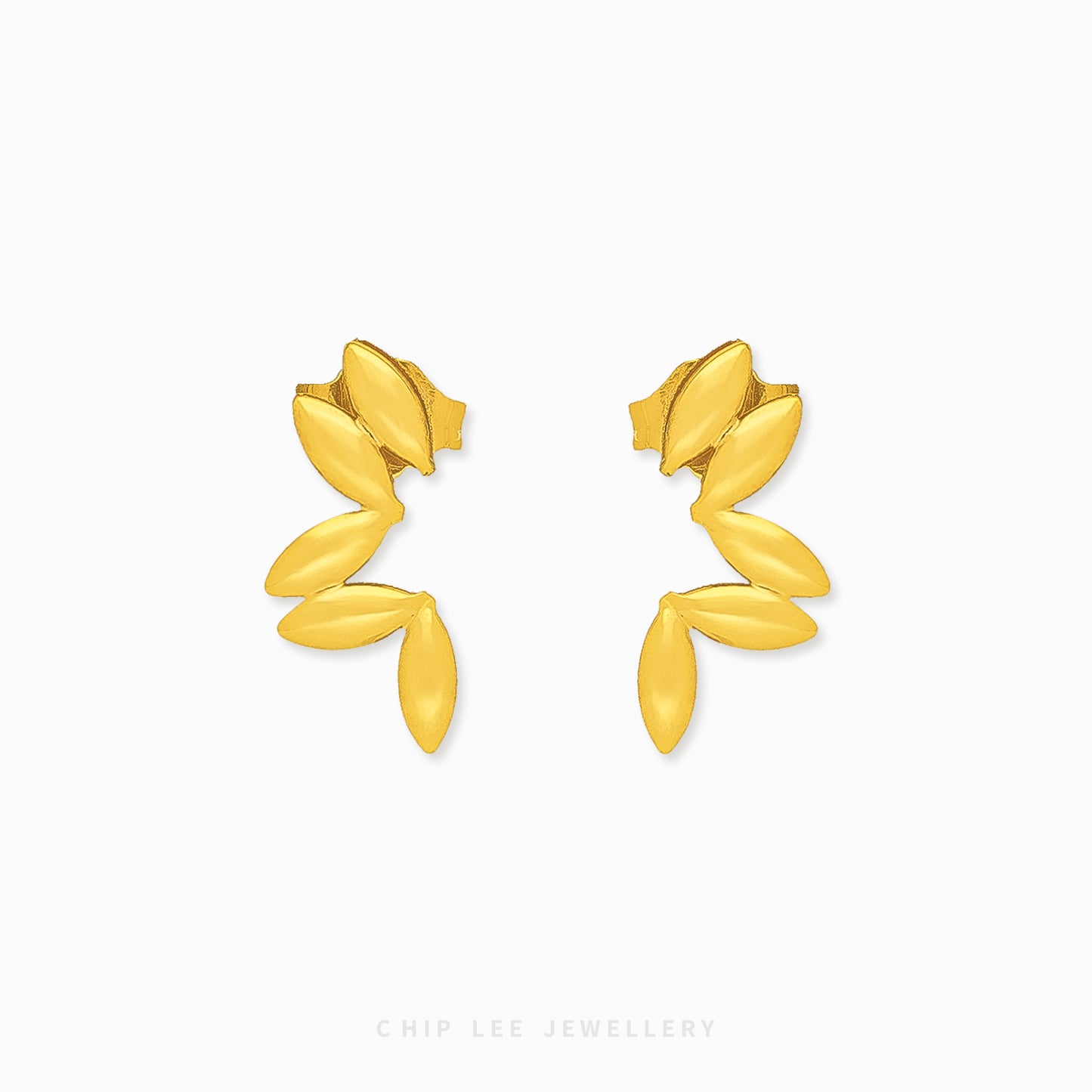 Chip Lee Jewellery Willow Earring. Elegant 916 Pure Gold (22K) fluid dangle earrings. Lightweight design, certified Singapore jewelry for women.