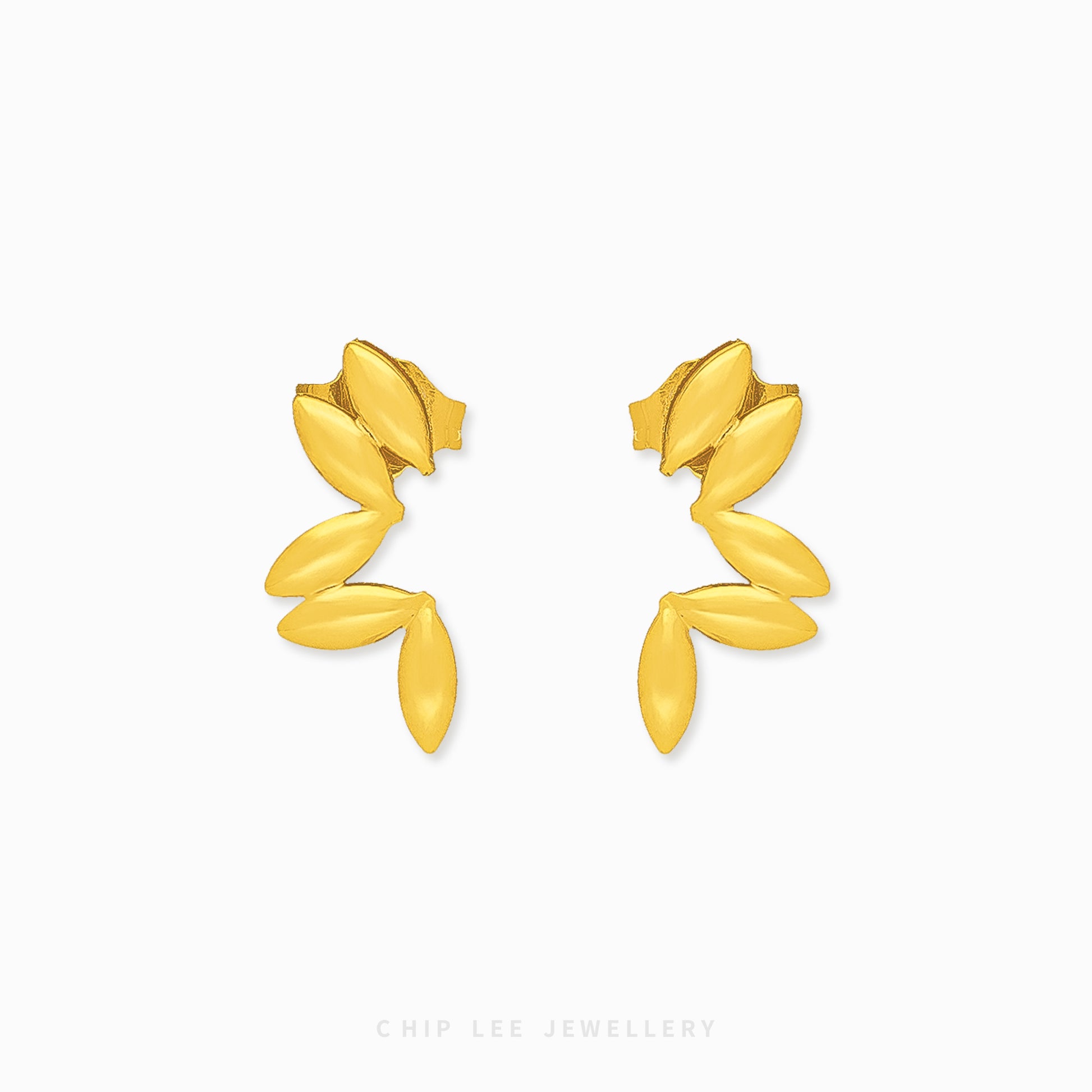 Chip Lee Jewellery Willow Earring. Elegant 916 Pure Gold (22K) fluid dangle earrings. Lightweight design, certified Singapore jewelry for women.