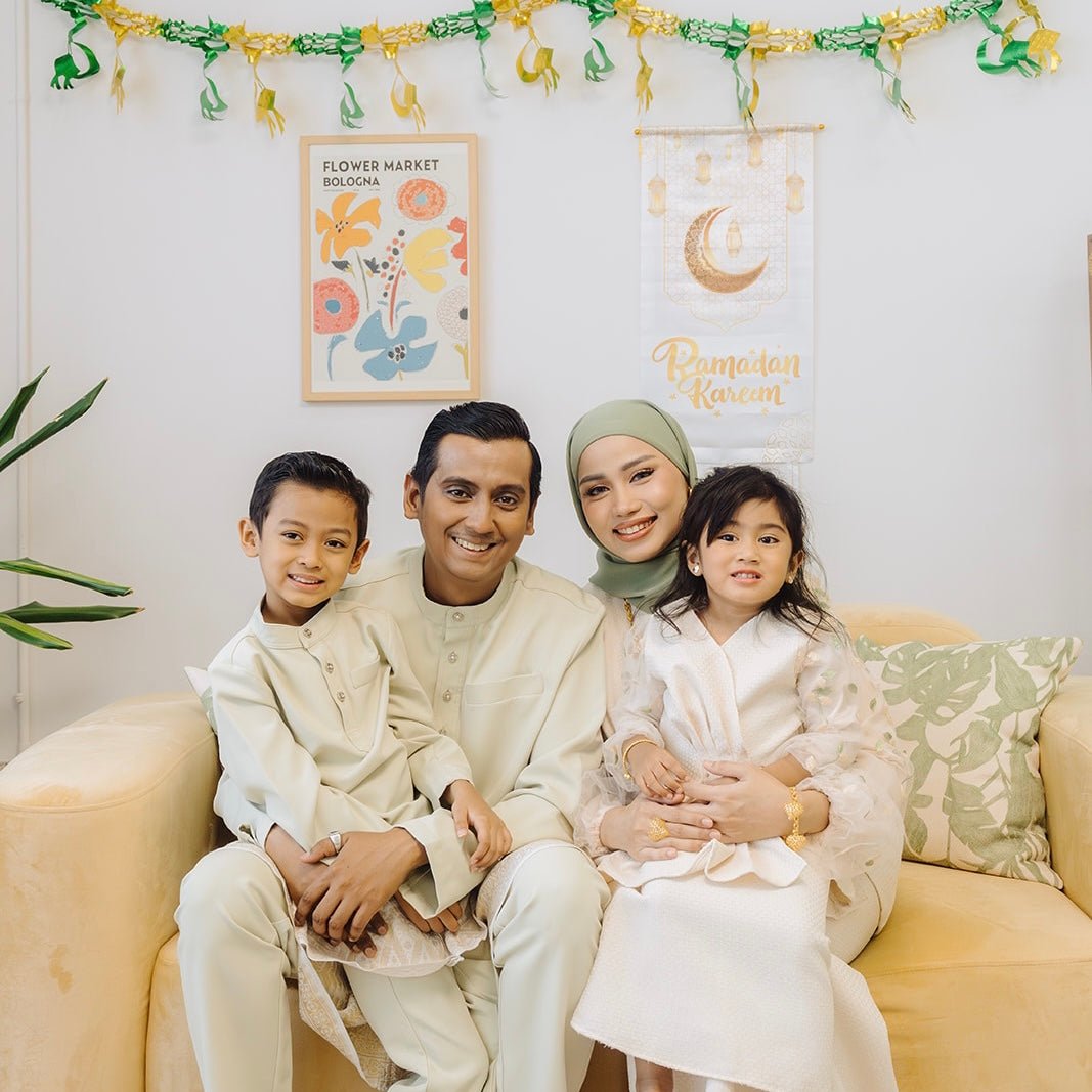 Celebrate Raya in style with 916 gold jewellery—timeless, radiant designs perfect for gifting and festive dressing.