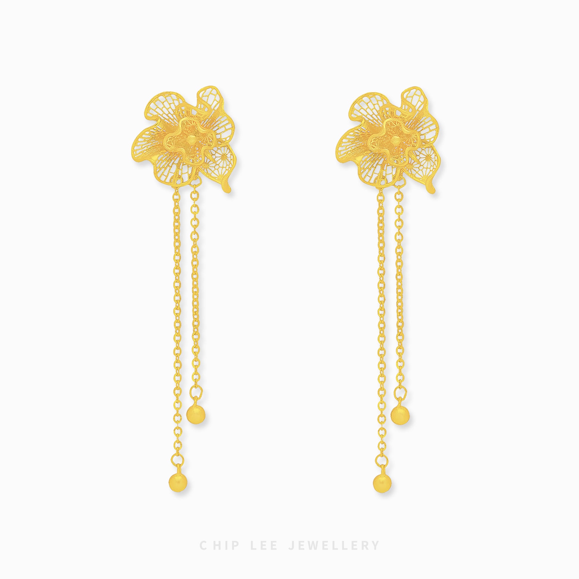 999 | 24K Gold Flora Earring. Hallmarked in Singapore for certified purity and authenticity.