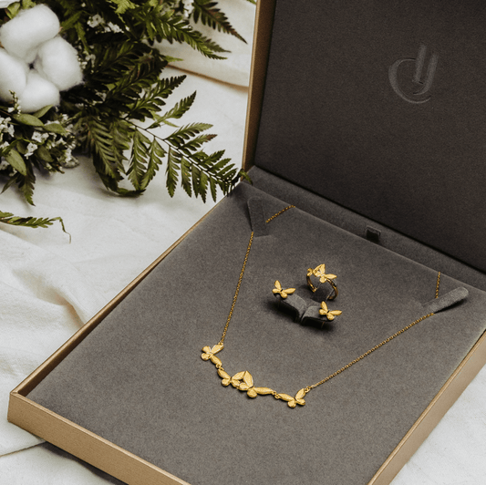 999 | 24K Gold Mariposa Butterfly Set by Chip Lee Jewellery, featuring an intricate butterfly design in pure gold, adding elegance and symbolism.