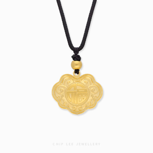 A 999 pure gold necklace with a rope chain and a cloud-shaped gold pendant, displayed against a white background.