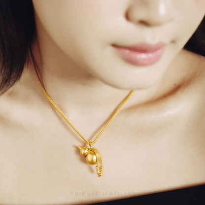 999 Pure Gold Gourd (葫芦) Gu Fa Jin Necklace with traditional gourd motif, symbolsing prosperity and longevity.