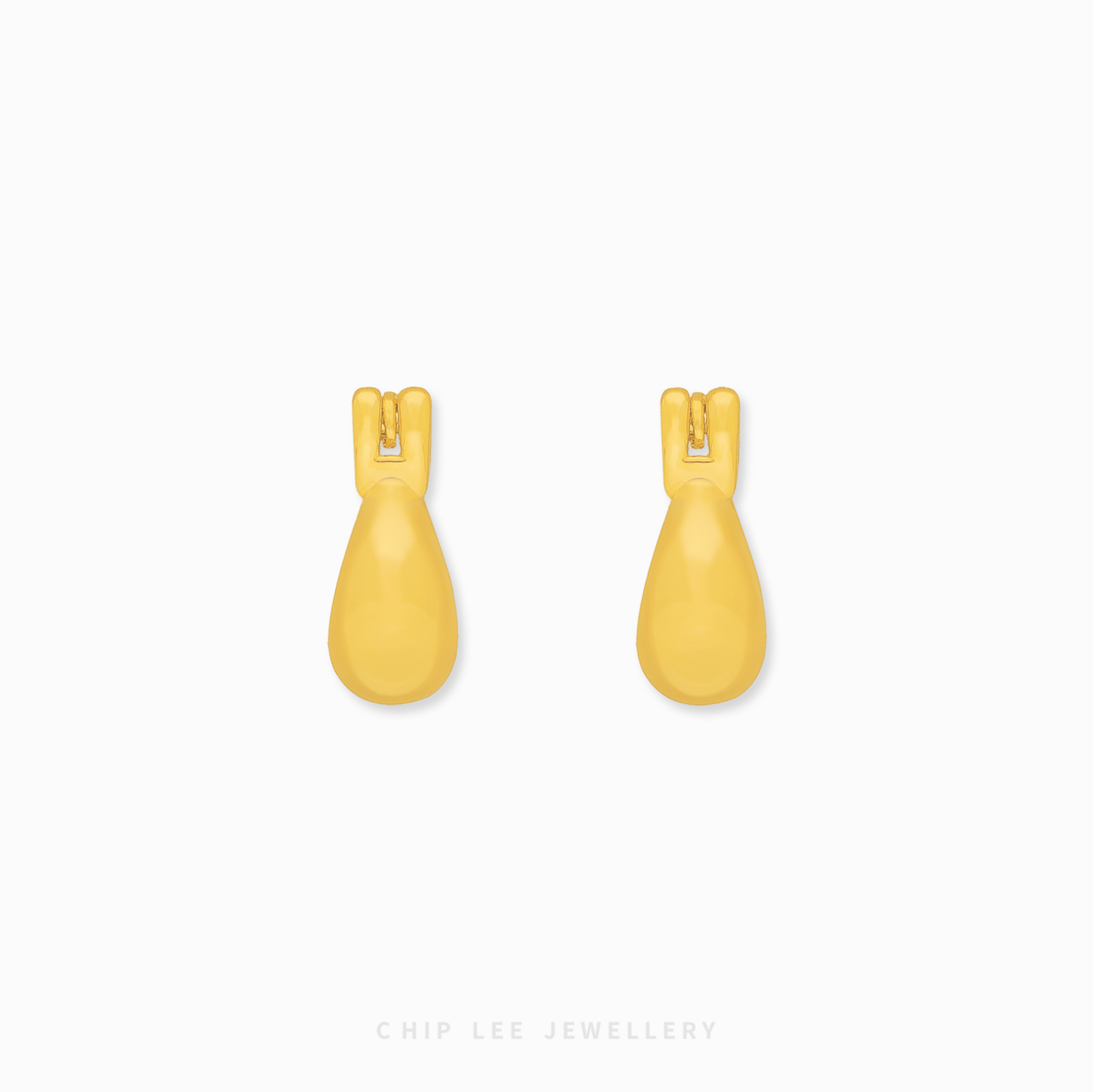Chip Lee Jewellery Singapore Puffy Crescent Hoop Earrings 999 Gold. Thick gold hoops for women. High-shine, comfortable, everyday luxury.