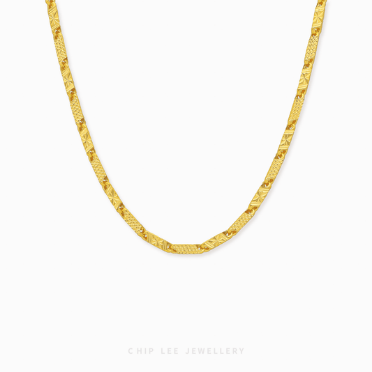 Astra Necklace by Chip Lee Jewellery Singapore. Brilliant chain with precision-cut links for a continuous light-catching shine.