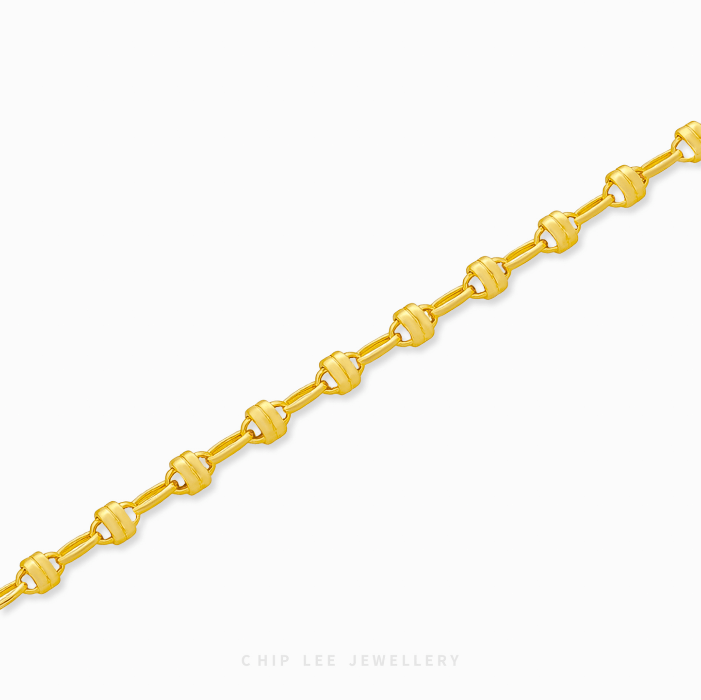 Barrel Link Bracelet with smooth barrel-shaped links, modern elegant women’s jewelry, perfect for daily or special occasion wear