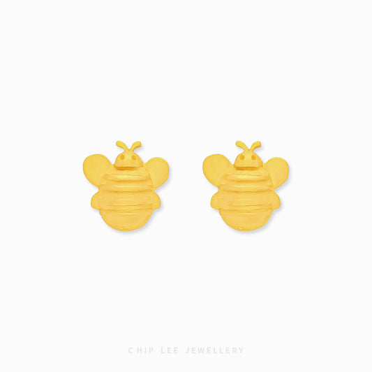 Chip Lee Jewellery Bee Stud Earring. Intricate 916 Gold (22K) bee-shaped stud earrings. Certified pure gold nature-inspired jewelry.