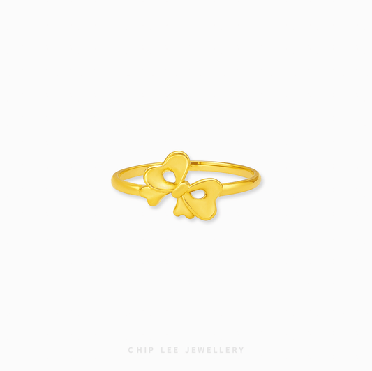 Bow Ring with delicate bow design, elegant and playful women’s jewelry, comfortable fit, perfect for everyday or gifting