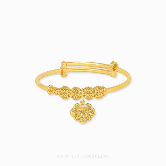 Brilliance and Good Fortune Cloud (聪明伶俐) Chong Ming Ling Li Baby Bangle by Chip Lee Jewellery, 916 gold, symbolizing intelligence and good fortune for newborns.