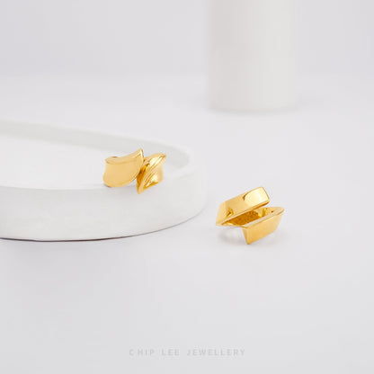 Chunky 916 gold open bypass ring with bold, sculptural design, certified by Singapore Assay Office for purity and authenticity.