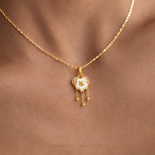 999 Pure Gold Floral He Tian Jade Pendant