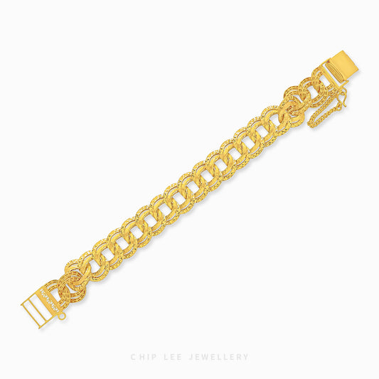 Discover the Chunky Link Chain Bracelet from Chip Lee Jewellery – a dramatic 22K/916 gold link chain, hallmarked in Singapore for bold, certified luxury.