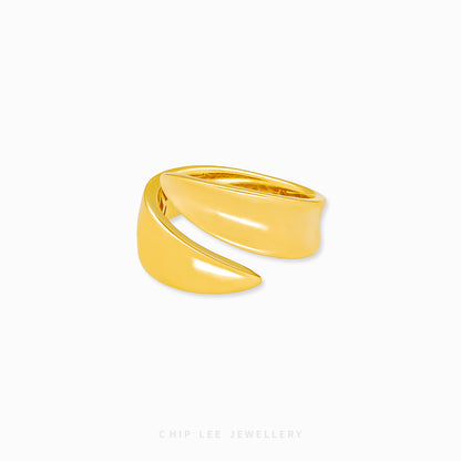 Chunky Open Ring in 916 gold with sleek, modern design. Hallmarked in Singapore for purity and authenticity.