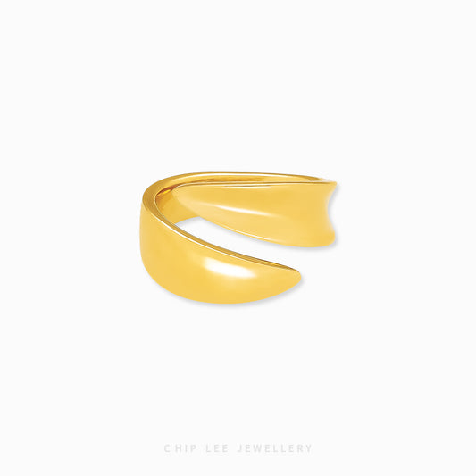 Chunky Open Ring in 916 gold with sleek, modern design. Hallmarked in Singapore for purity and authenticity.