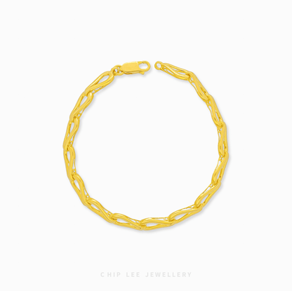 Polished 916 gold Classic Dewdrop Chain Bracelet. Delicate chain bracelet ideal for daily wear and stacking with other jewellery.