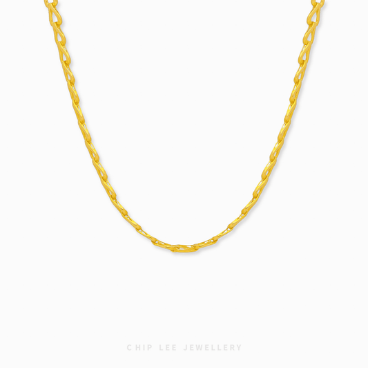 Classic Dewdrop Link Chain in 916 gold. Close-up view showing the flowing links and high polish texture.