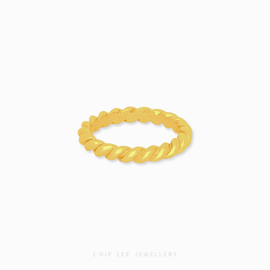 Classic Twist Ring by Chip Lee Jewellery, 916 gold, featuring an elegant intertwining design, adding timeless appeal to any ensemble.