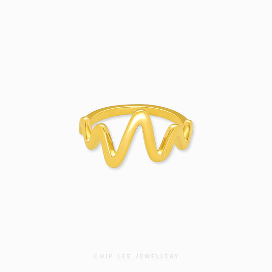 Classic Wave Ring in 916 gold with smooth flowing design. Hallmarked in Singapore for certified purity and authenticity.