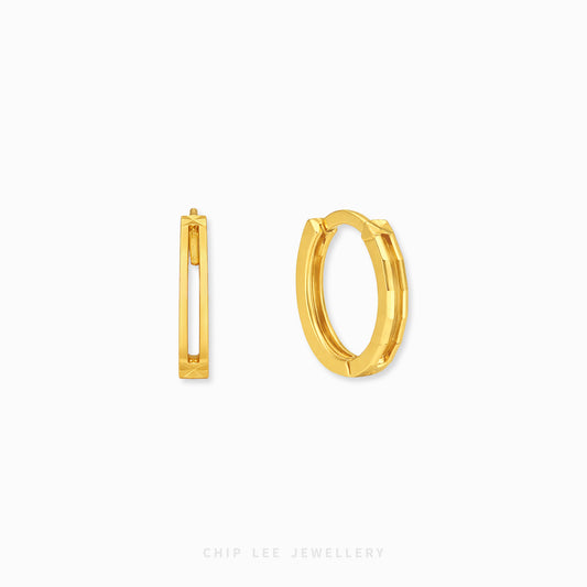 916 gold hoop earrings with modern cutout details