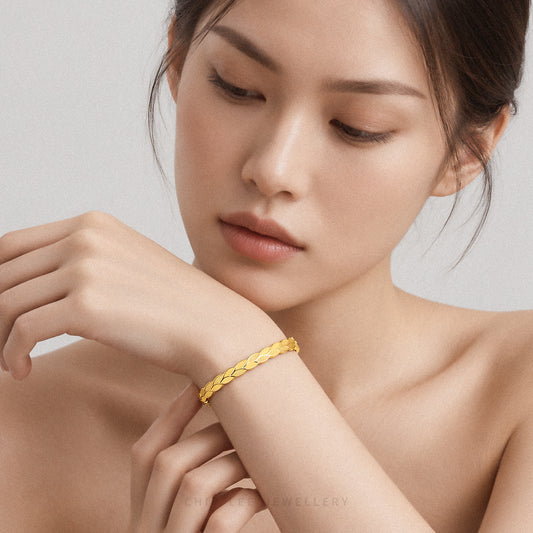 Dainty Leaf Bangle
