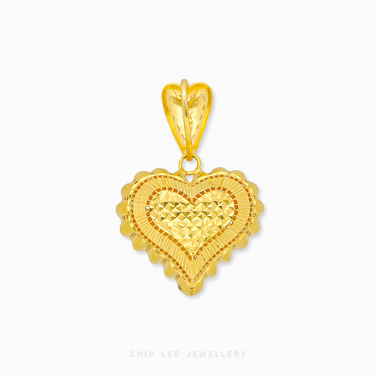 Duo Tone Chunky Heart Pendant with bold design, modern women’s jewelry, symbolic love and strength for everyday or special occasions