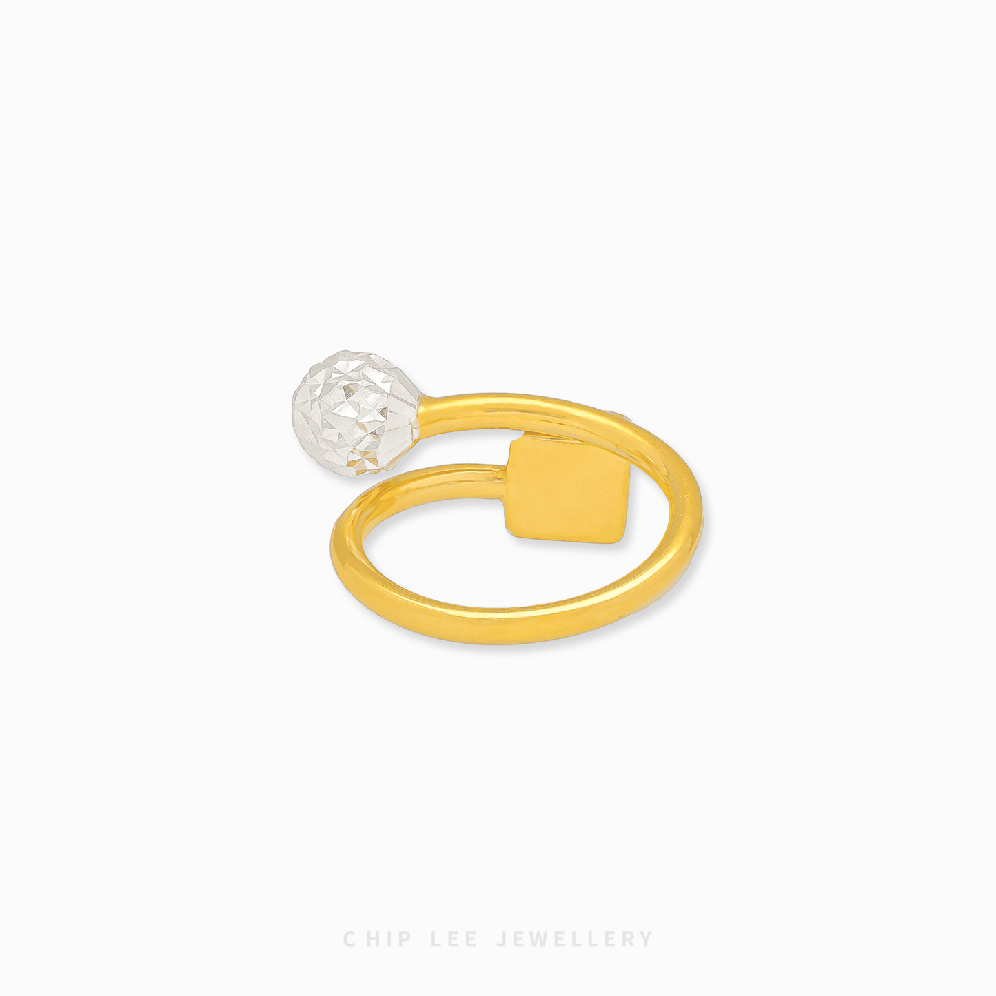 916 Gold Duo Tone Harmony Ring by Chip Lee Jewellery Singapore. Two-tone design symbolizing unity, balance, and the seamless harmony of partnership.