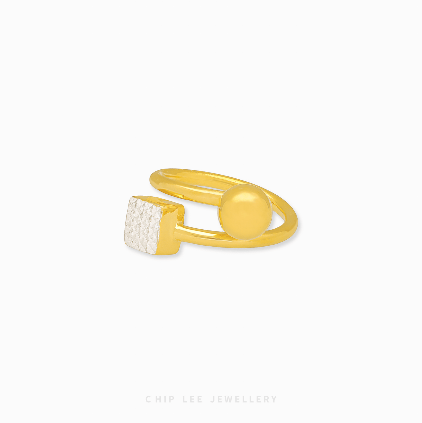 916 Gold Duo Tone Harmony Ring by Chip Lee Jewellery Singapore. Two-tone design symbolizing unity, balance, and the seamless harmony of partnership.