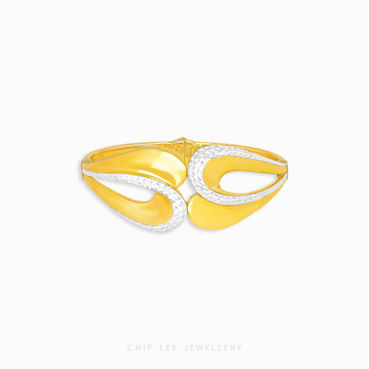 Duo Tone Loop Cuff Bangle by Chip Lee Jewellery Singapore, sculpted 916 gold with matte and high-polish finishes, bold and elegant accessory