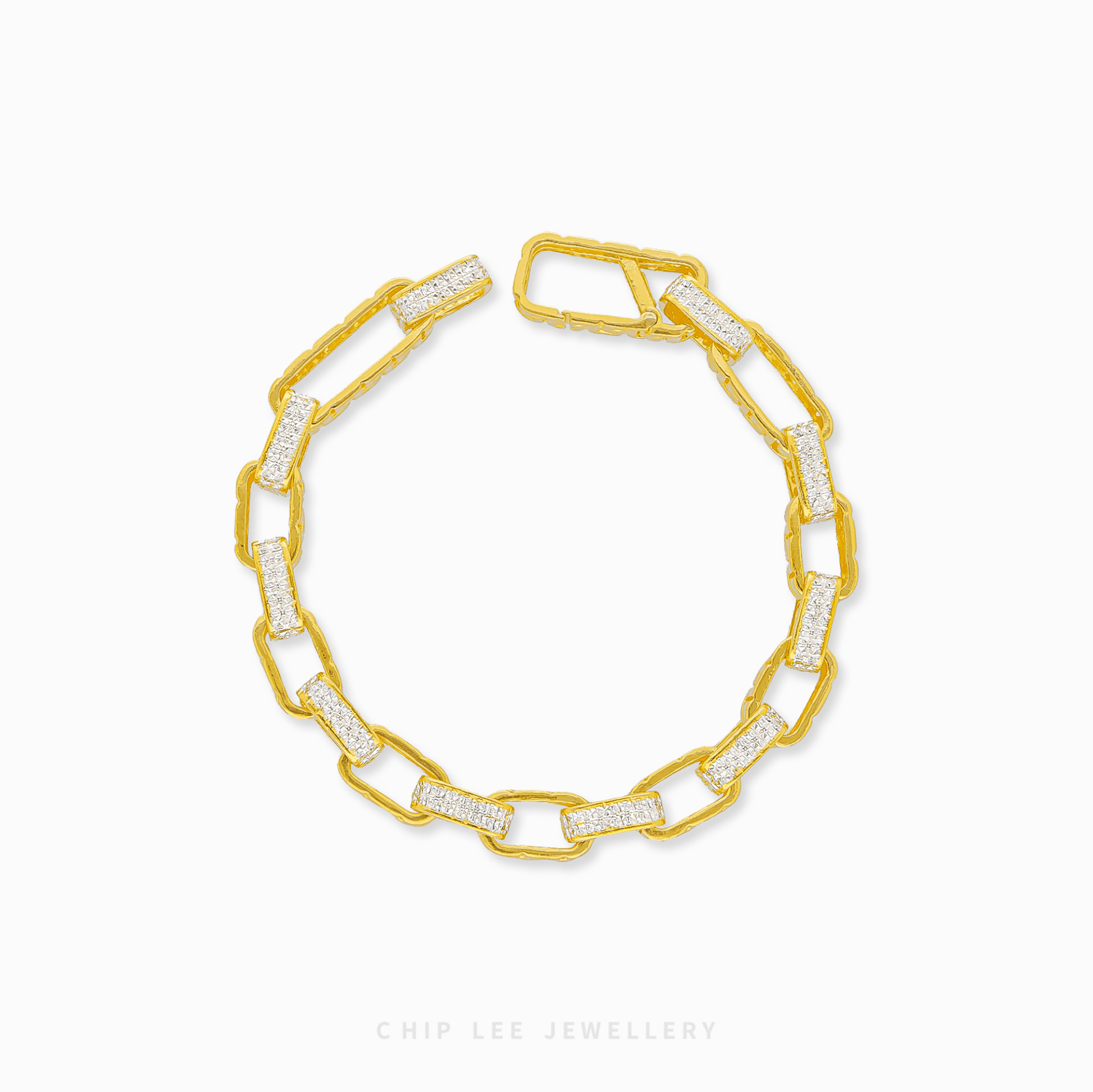 Duo Tone Paperclip Bracelet in 916 gold featuring alternating textured and polished elongated links with a luxury clasp.