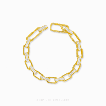 Duo Tone Paperclip Bracelet in 916 gold featuring alternating textured and polished elongated links with a luxury clasp.