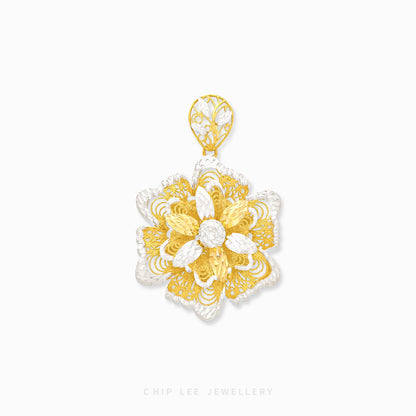 Duo Tone Statement Flower Pendant in 22 K/916 gold by Chip Lee Jewellery Singapore – dual‑tone gold floral design, certified purity.