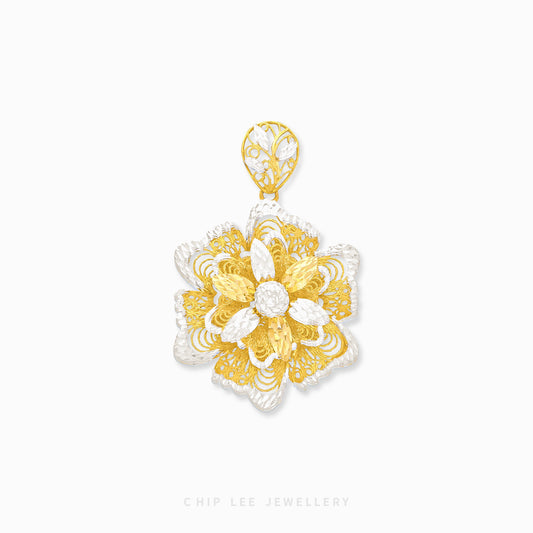 Duo Tone Statement Flower Pendant in 22 K/916 gold by Chip Lee Jewellery Singapore – dual‑tone gold floral design, certified purity.