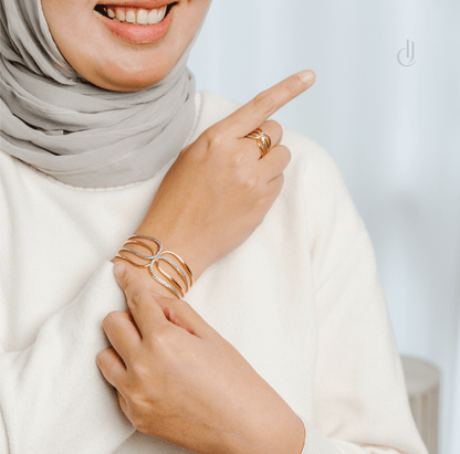 Duo Tone Trinity Bangle by Chip Lee Jewellery Singapore, sculpted 916 gold with matte and high-polish finishes, bold and elegant accessory