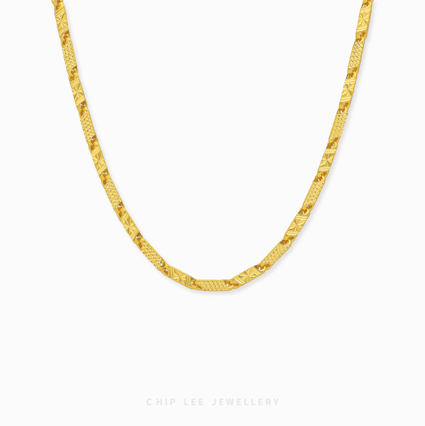 916 Gold Faceted Link Necklace by Chip Lee Jewellery Singapore. Brilliant chain with precision-cut links for a continuous light-catching shine.