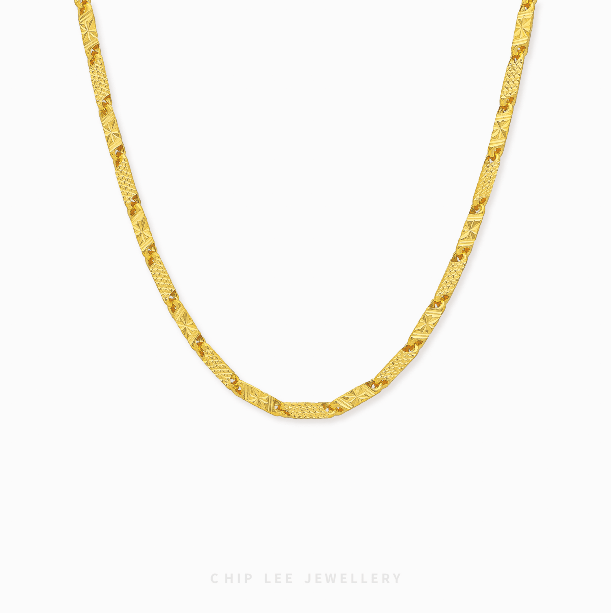 916 Gold Faceted Link Necklace by Chip Lee Jewellery Singapore. Brilliant chain with precision-cut links for a continuous light-catching shine.