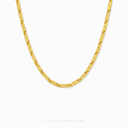 916 Gold Faceted Link Necklace by Chip Lee Jewellery Singapore. Brilliant chain with precision-cut links for a continuous light-catching shine.